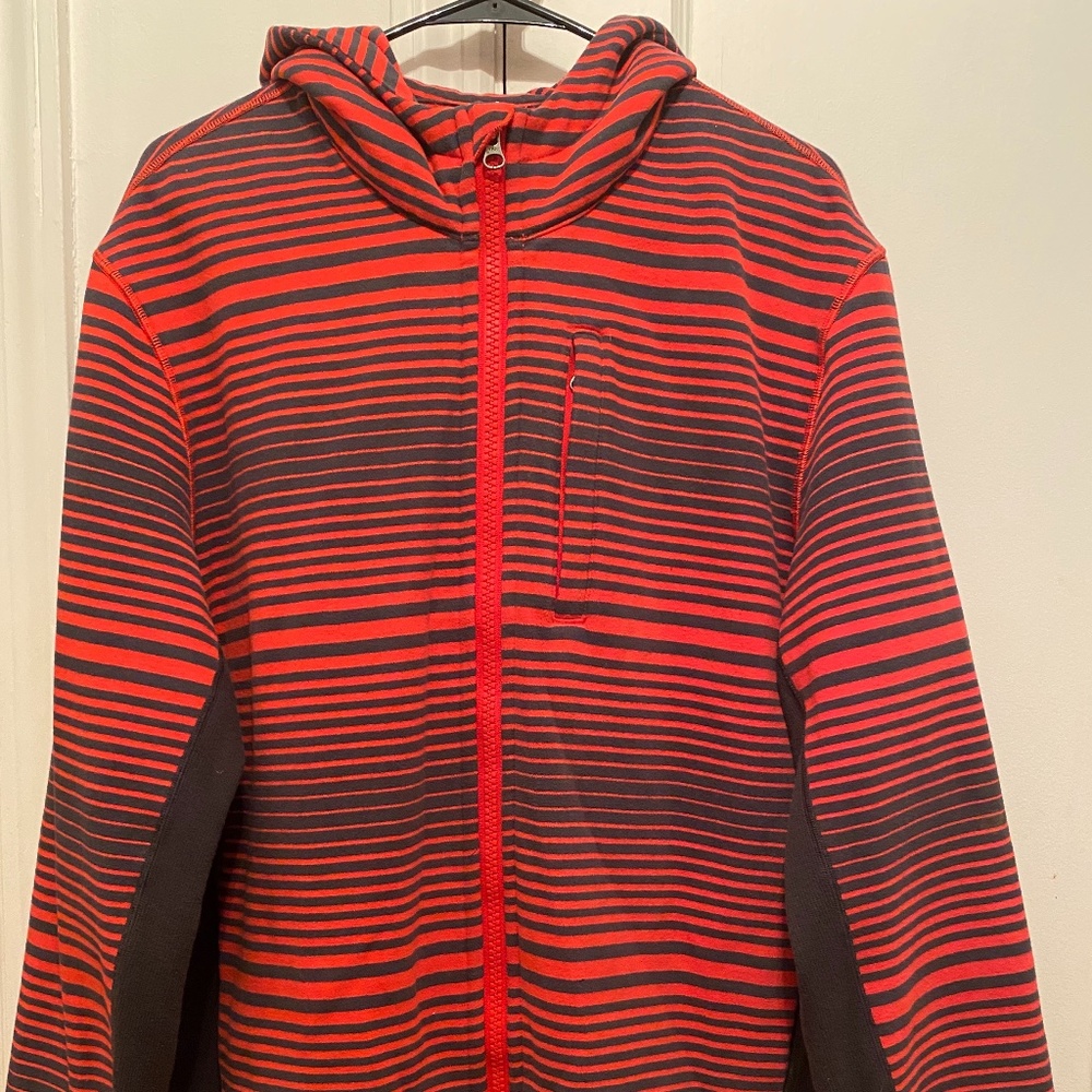 Lululemon Athetica sweater